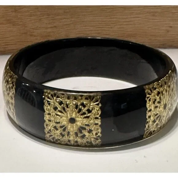 vintage black lucite bangle intricate brass inlay Chunky Bracelet - Picture 4 of 7